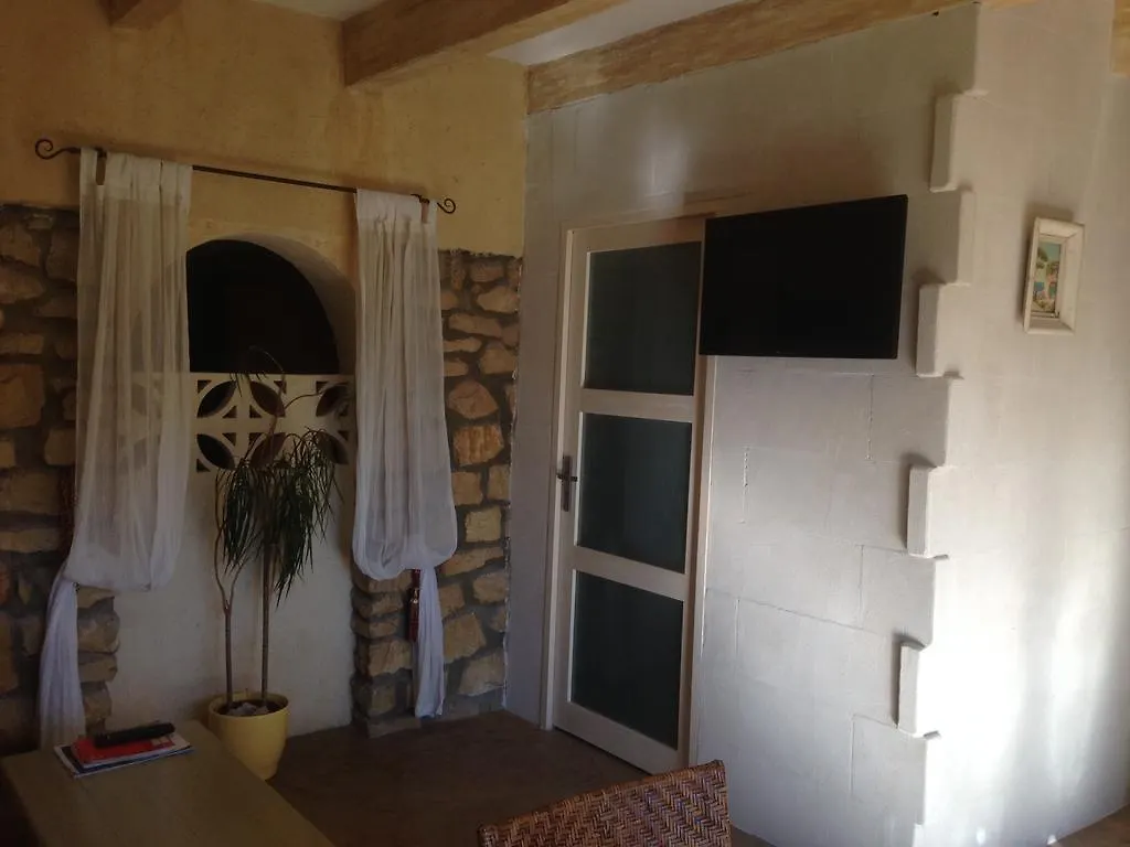 Gites Climatises Piscine Chauffee La Balancelle Saint-Rémy-de-Provence بيت للعطل