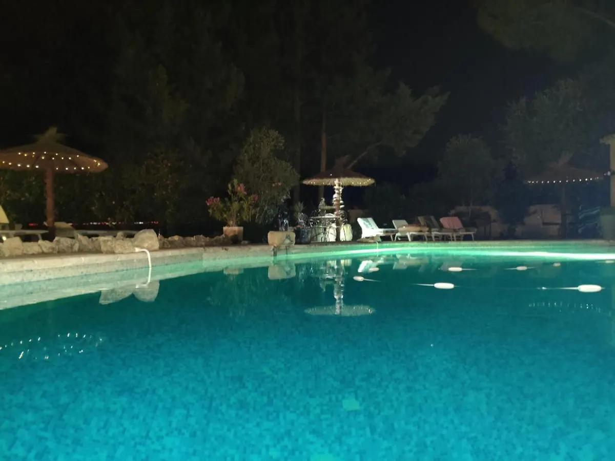 Gites Climatises Piscine Chauffee La Balancelle Saint-Rémy-de-Provence 0*,